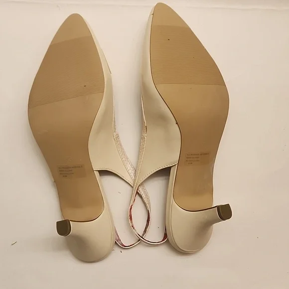 Karen Scott Pumps Size 8 1/2 M - Picture 3 of 3